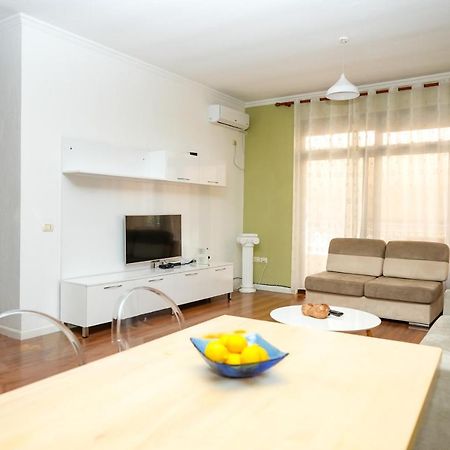 Cozy Apartment In The Heart Of Tirana ! Exterior photo