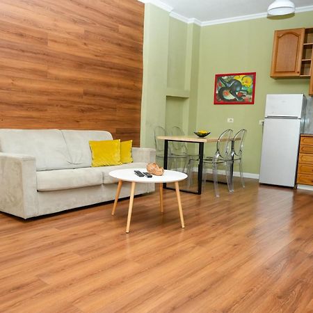 Cozy Apartment In The Heart Of Tirana ! Exterior photo