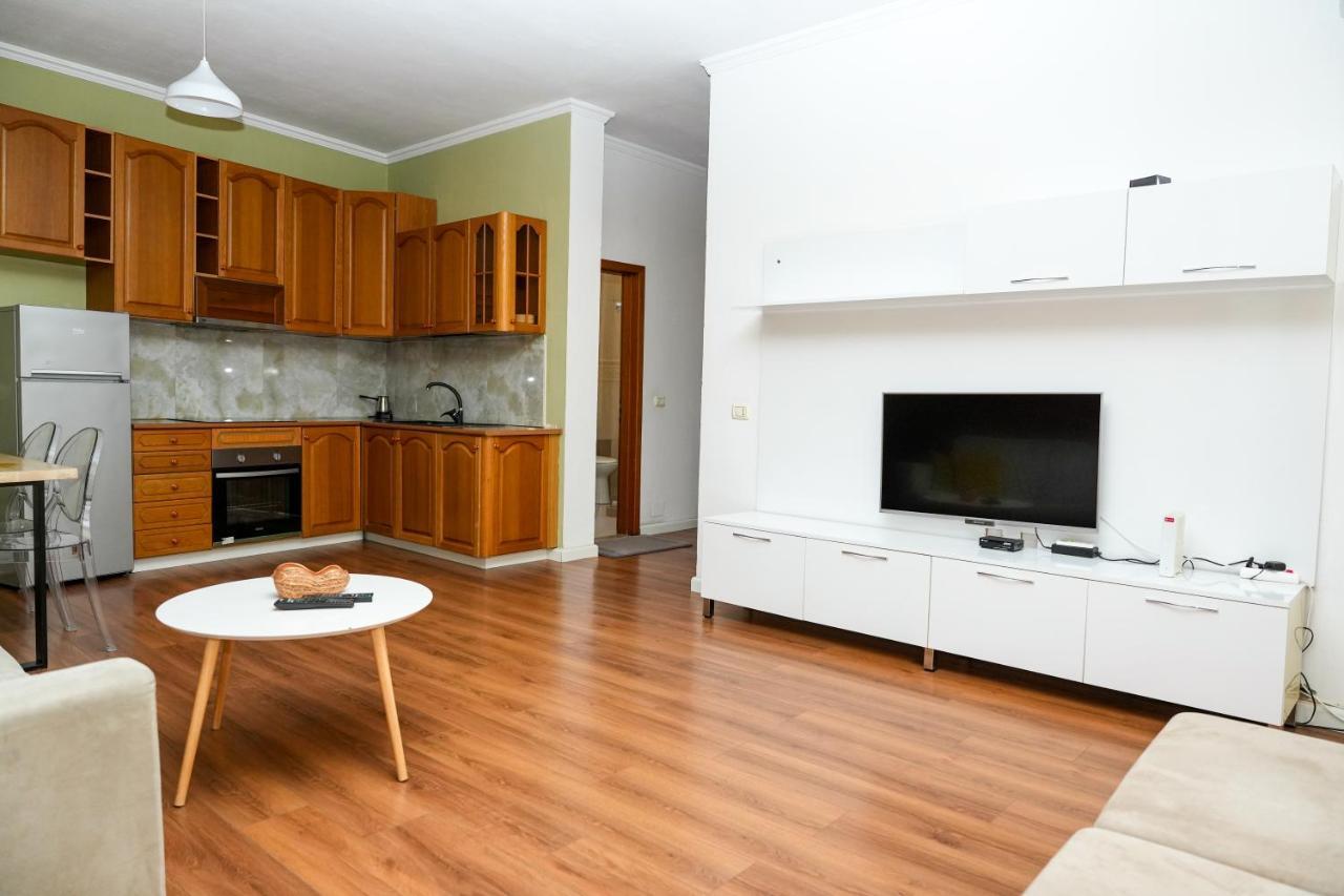 Cozy Apartment In The Heart Of Tirana ! Exterior photo