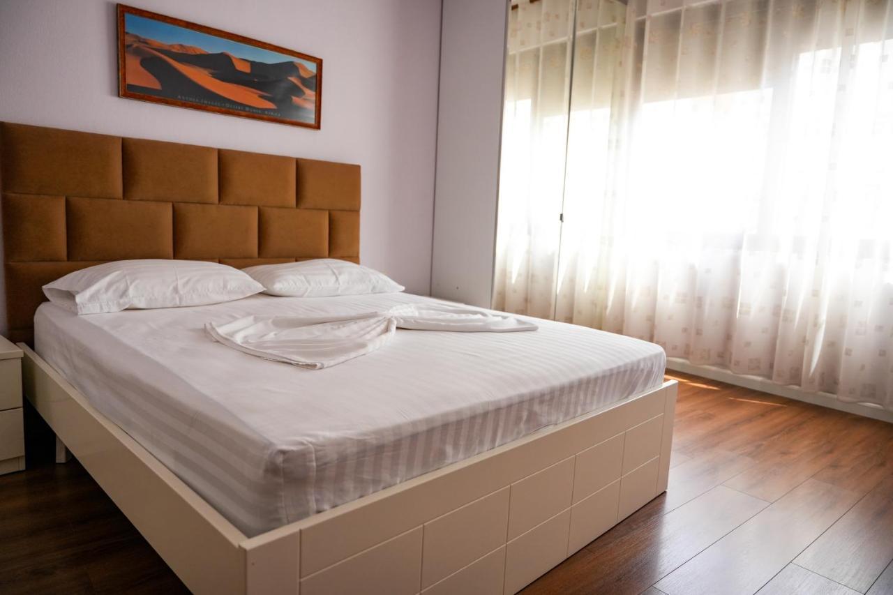 Cozy Apartment In The Heart Of Tirana ! Exterior photo
