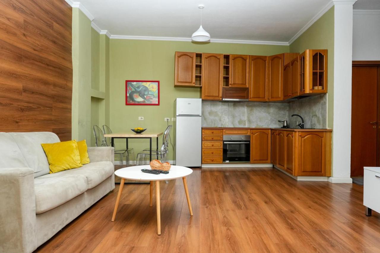 Cozy Apartment In The Heart Of Tirana ! Exterior photo