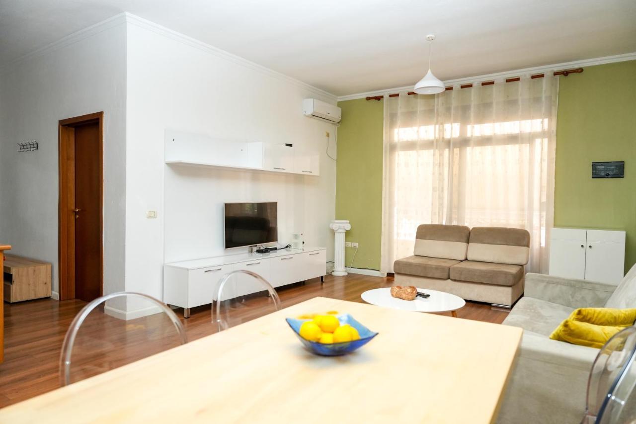 Cozy Apartment In The Heart Of Tirana ! Exterior photo