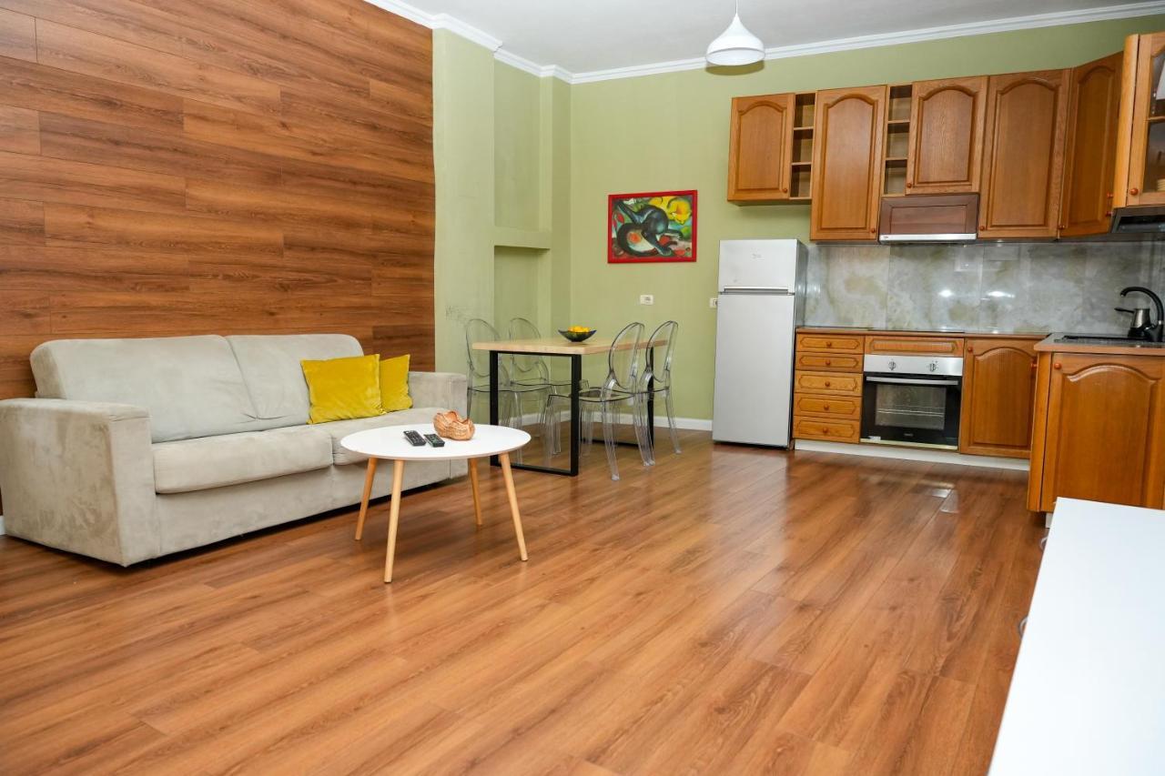 Cozy Apartment In The Heart Of Tirana ! Exterior photo