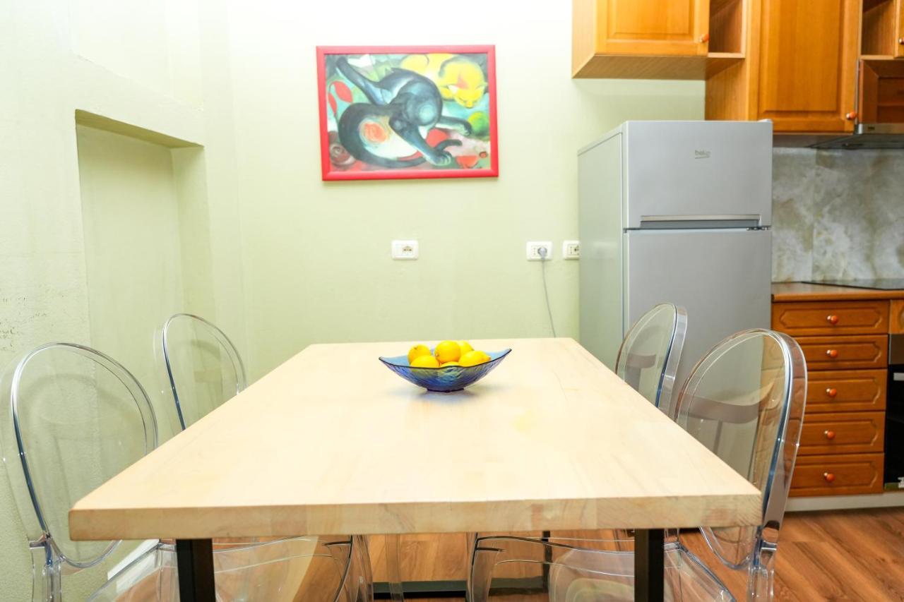 Cozy Apartment In The Heart Of Tirana ! Exterior photo