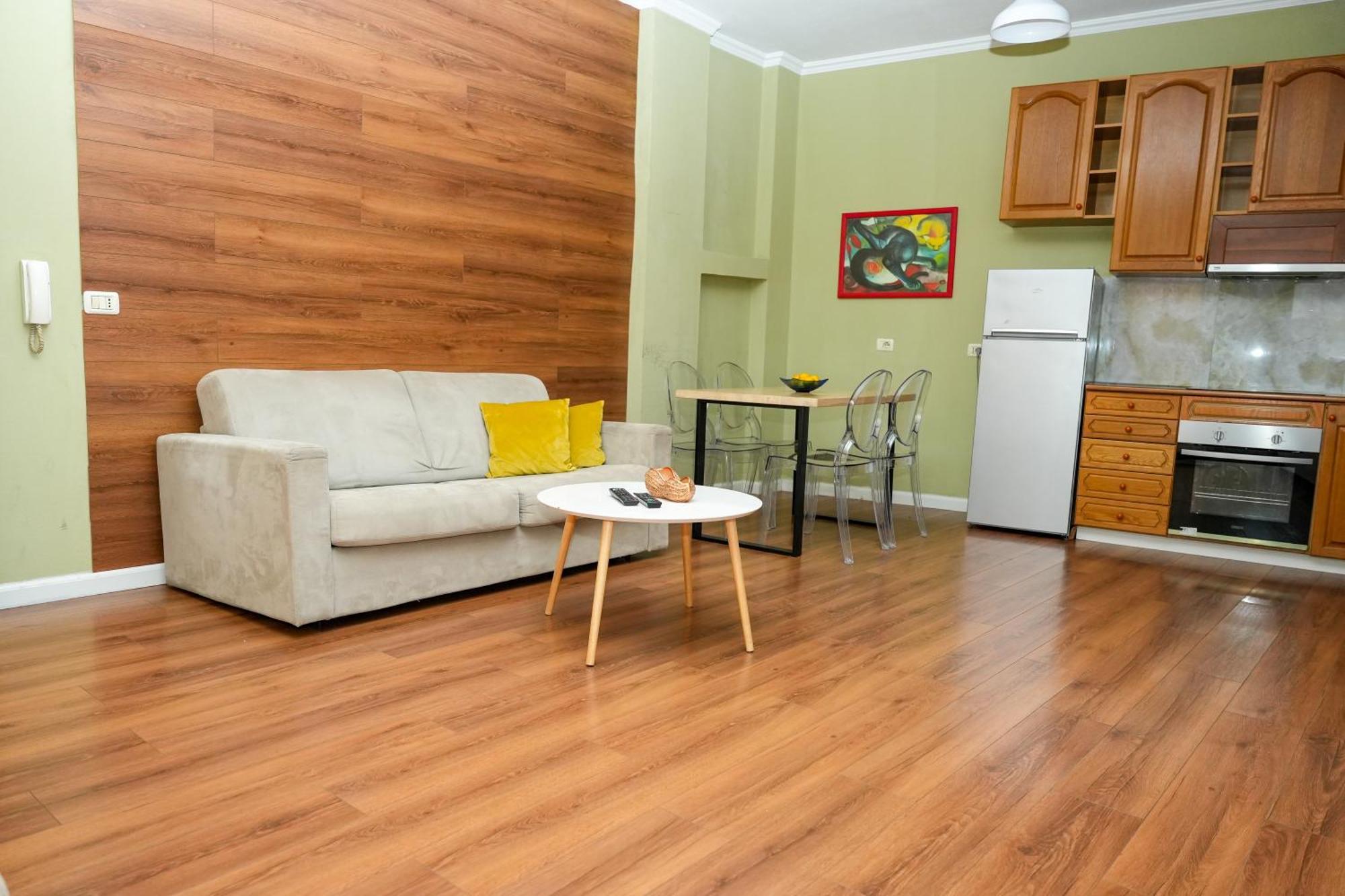 Cozy Apartment In The Heart Of Tirana ! Exterior photo